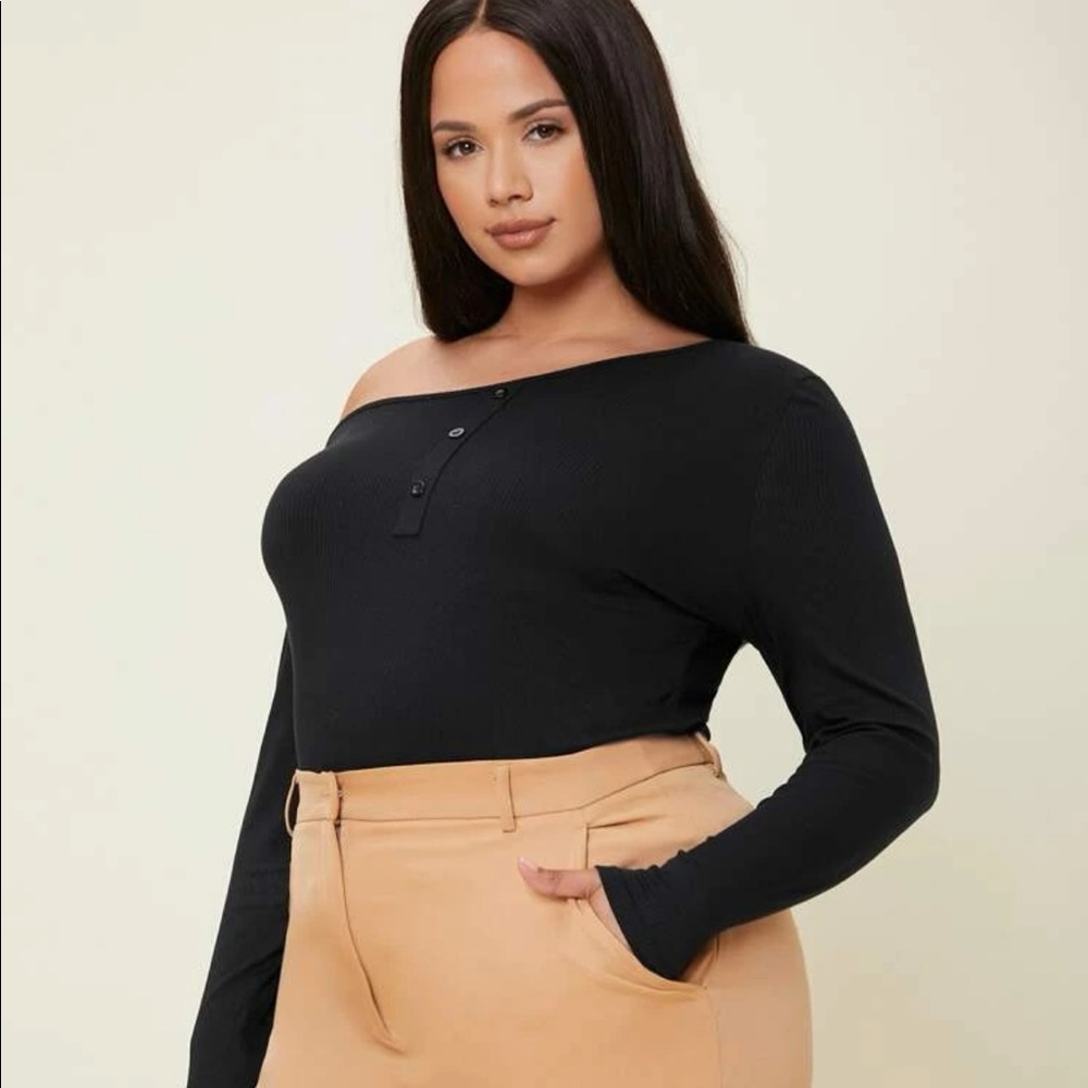 Asymmetric Slim Fit Tee